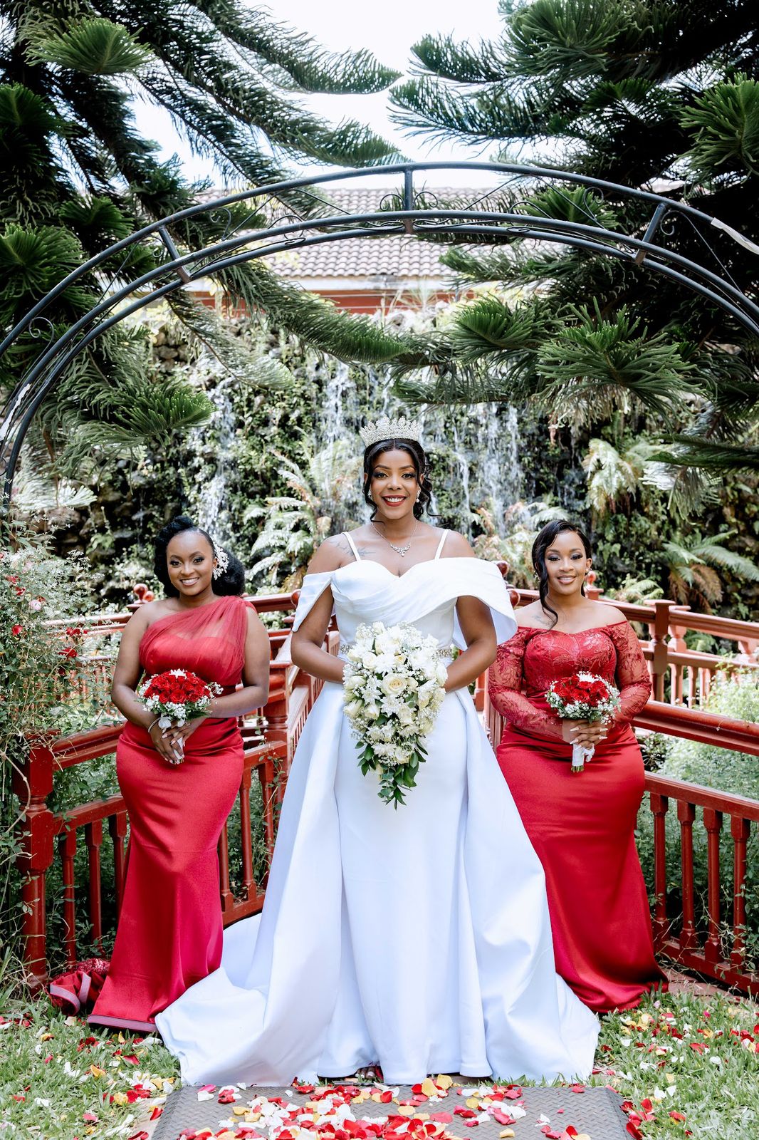 White 2-in-1 mermaid wedding gown