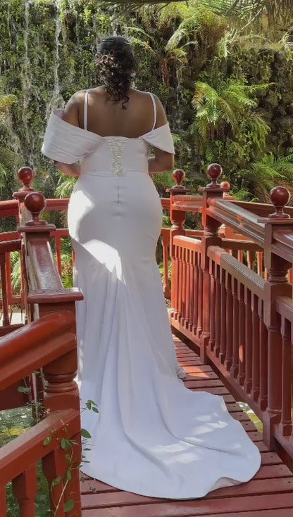 A 2-in-1 Mermaid wedding dress